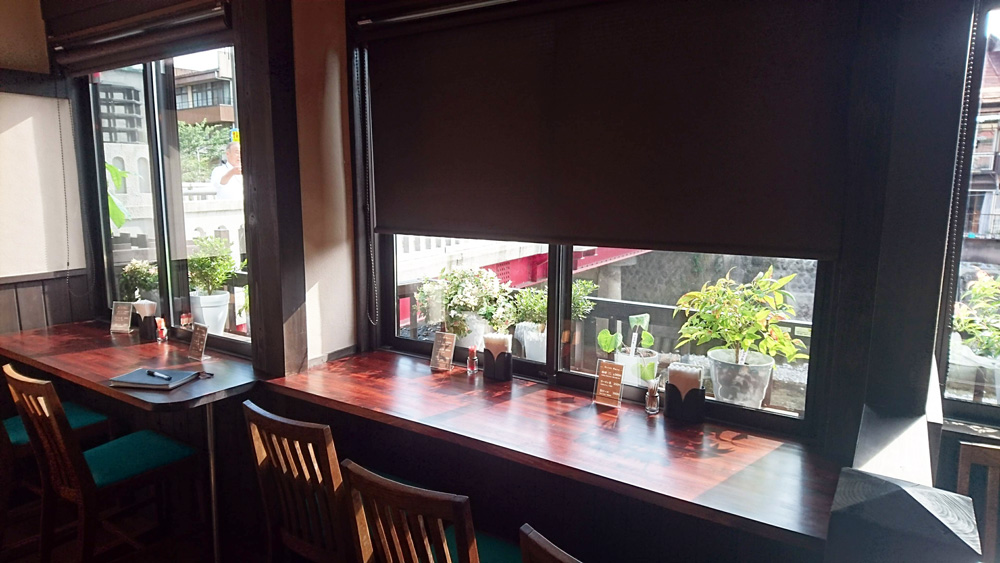 キッチン飛騨 筏橋店の店内